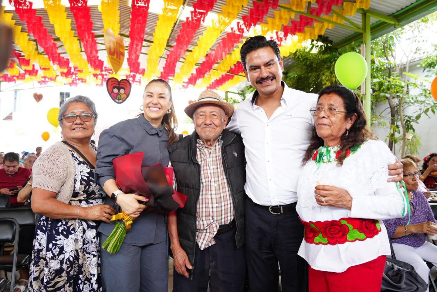 Ray Chagoya celebra a las y los abuelos en la Casa de Día del DIF Municipal